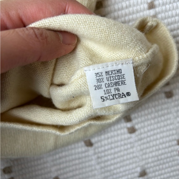 Designer vintage Chaiken and Capone pale yellow sweater top - Picture 4 of 7